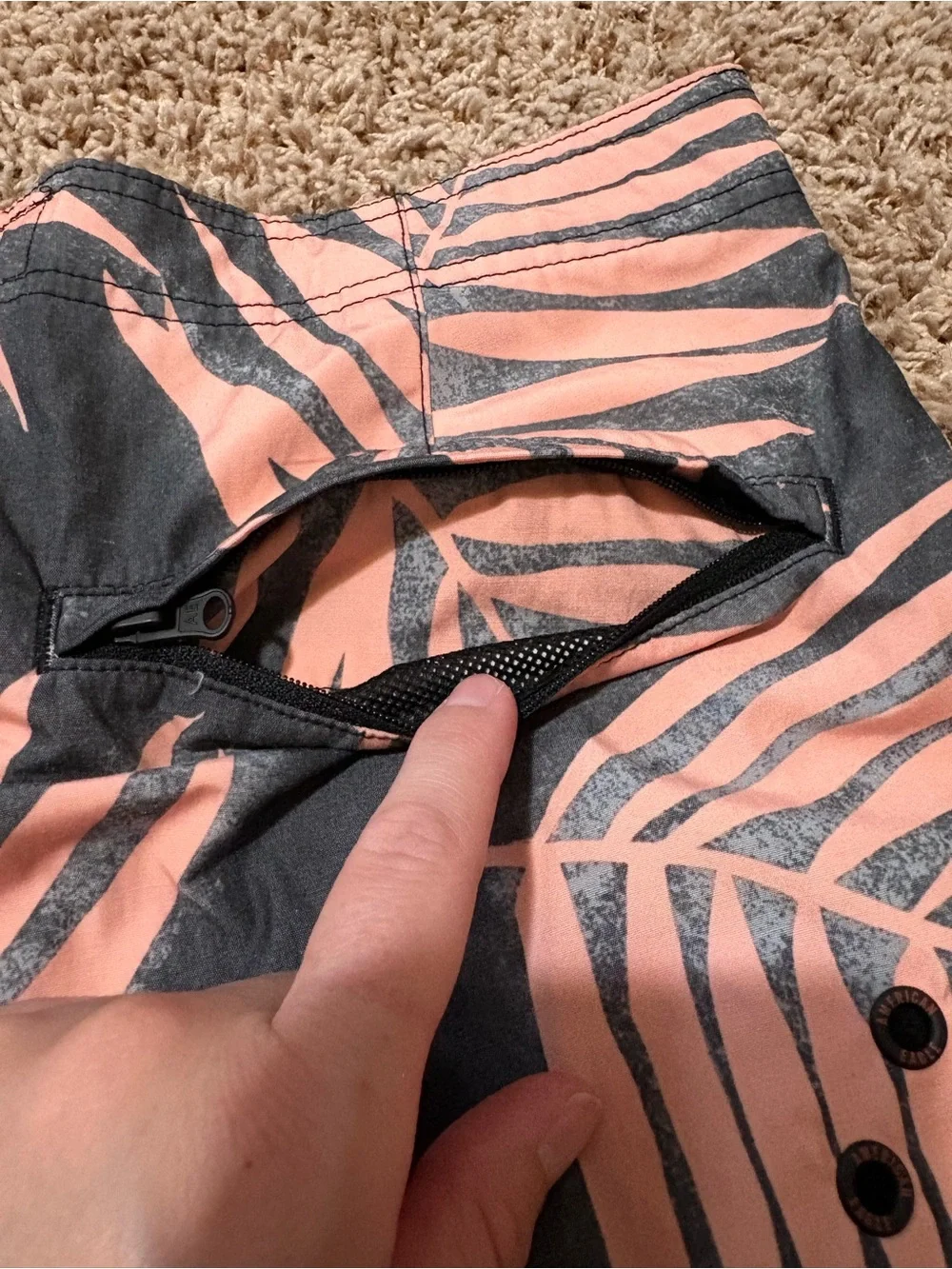 American Eagle Palm Swim Trunk 10” men’s size small NWOT